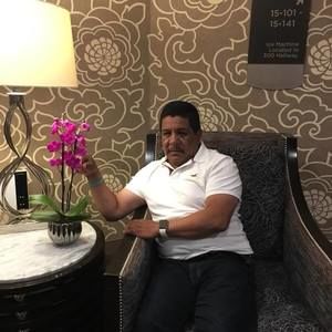 Meet your Posher, Manuel